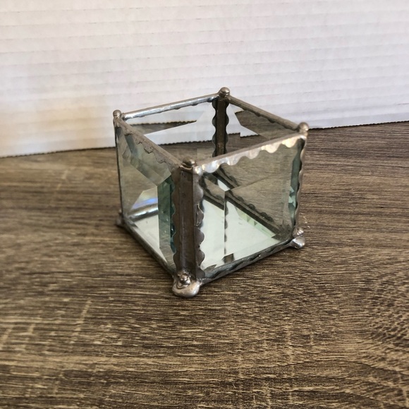 Vtg Beveled Glass Box with Mirrored Bottom - Picture 6 of 9